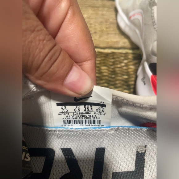 Nike Men's Beige and Orange Athletic Shoes - Picture 7 of 8